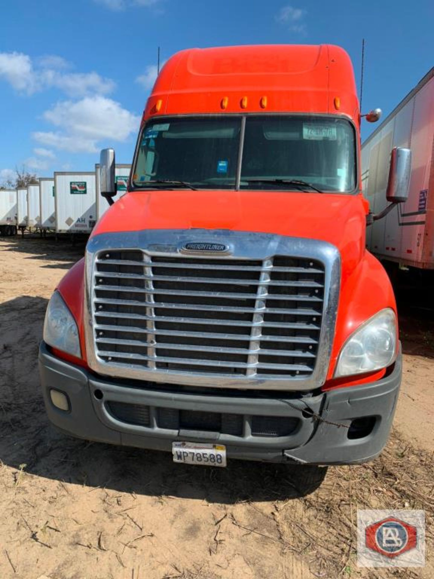 2013 Freightliner Cascadia Cummins ISX - Image 2 of 9