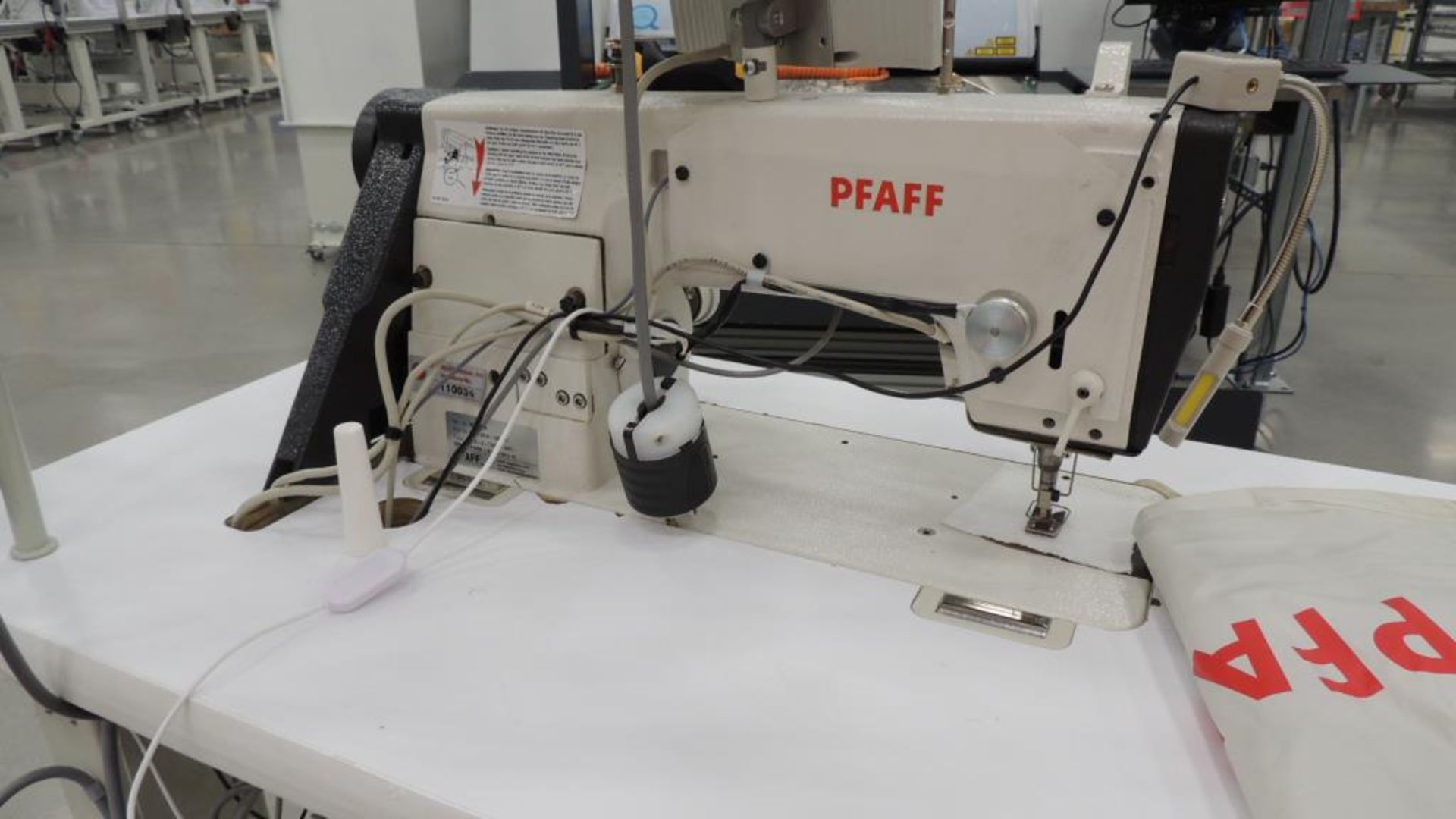 Stitching Machine - Image 5 of 7