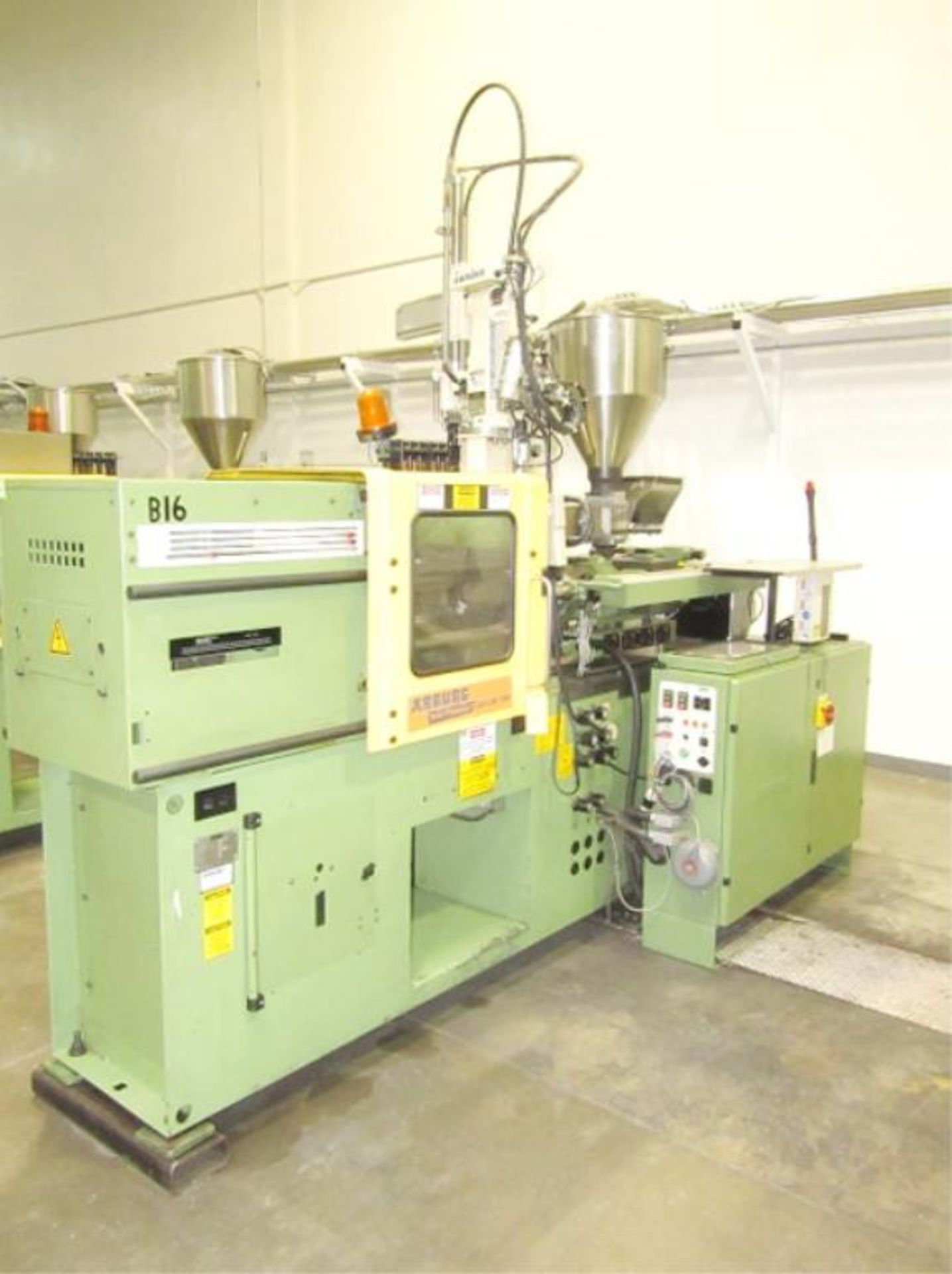 Injection Molder