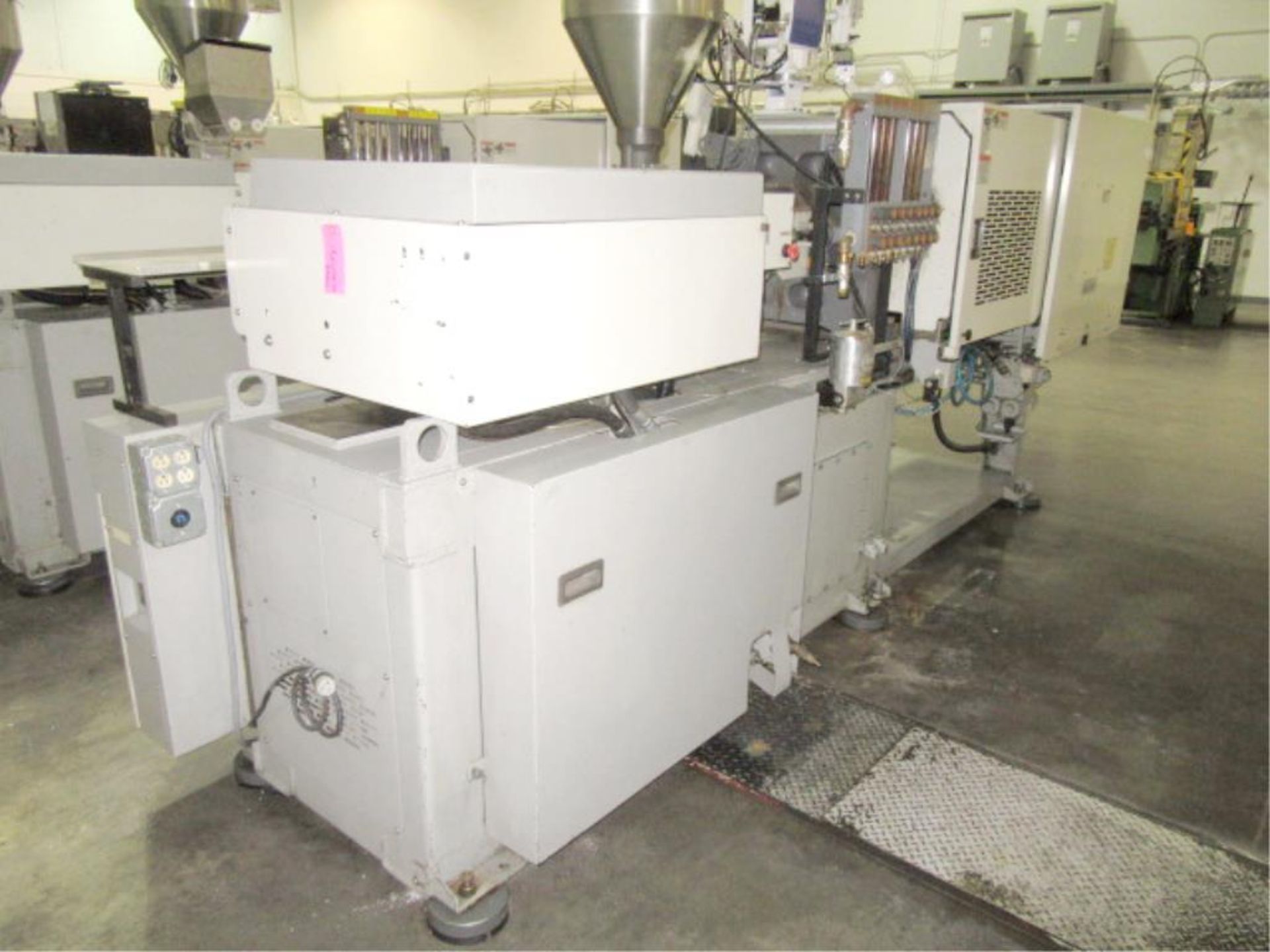 Injection Molder - Image 21 of 23