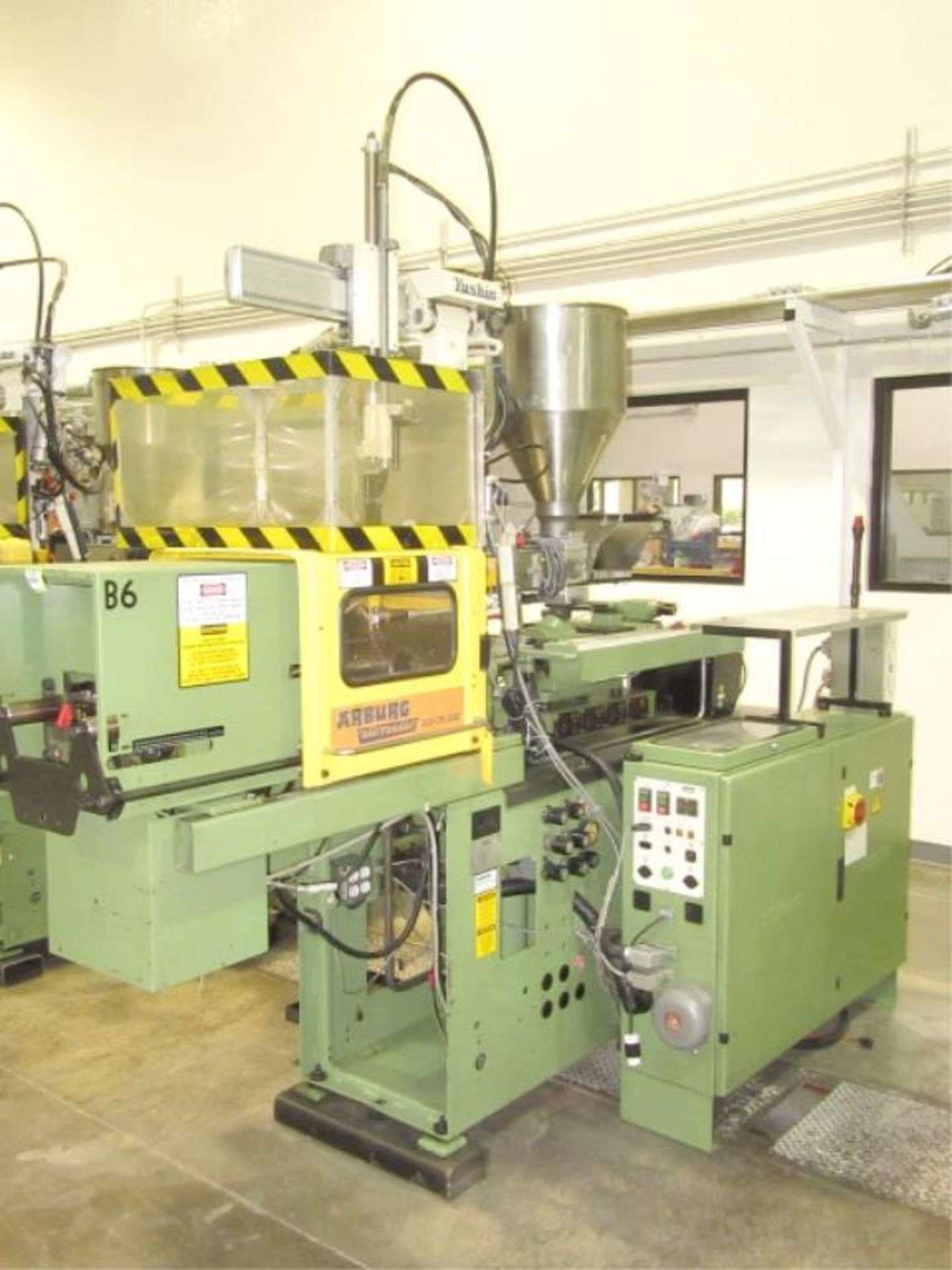 Injection Molder