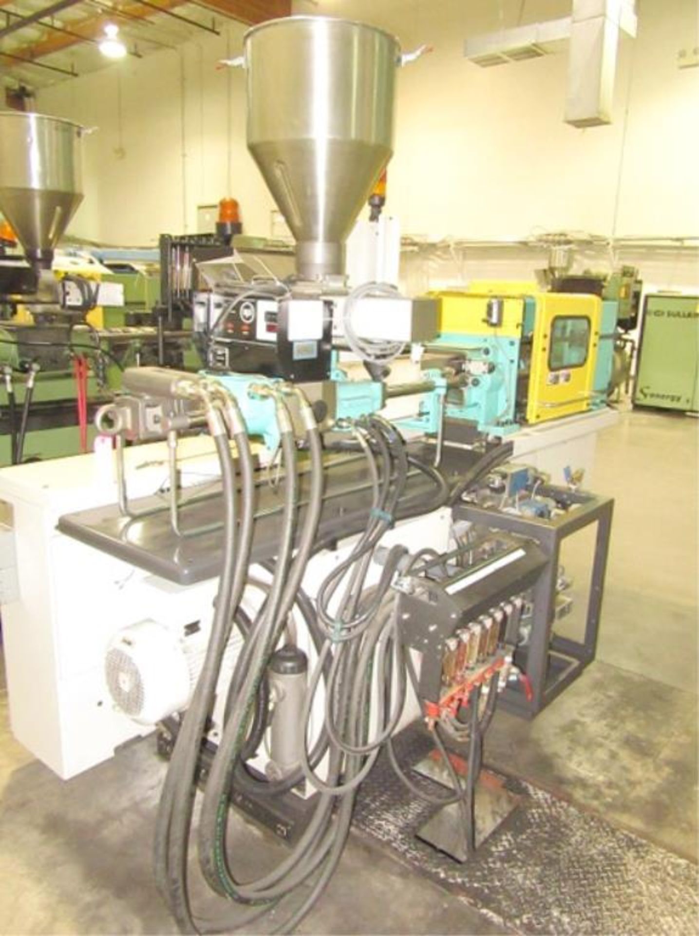 Injection Molder - Image 12 of 14