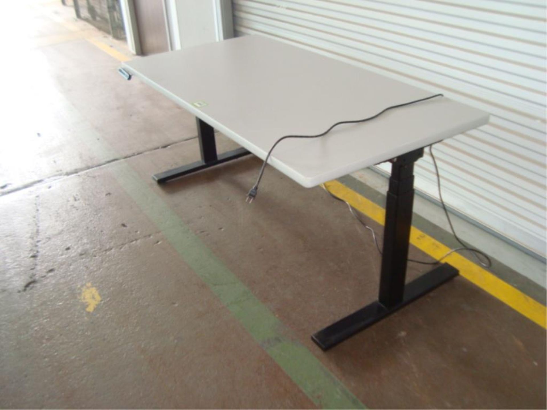 Electric Lift Table - Image 3 of 8