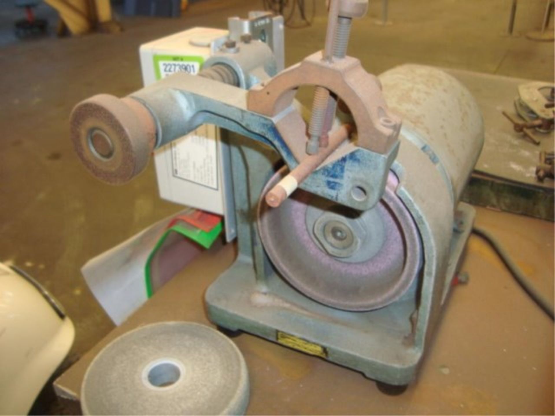 Heavy Duty Benchtop Tool Grinder - Image 2 of 4