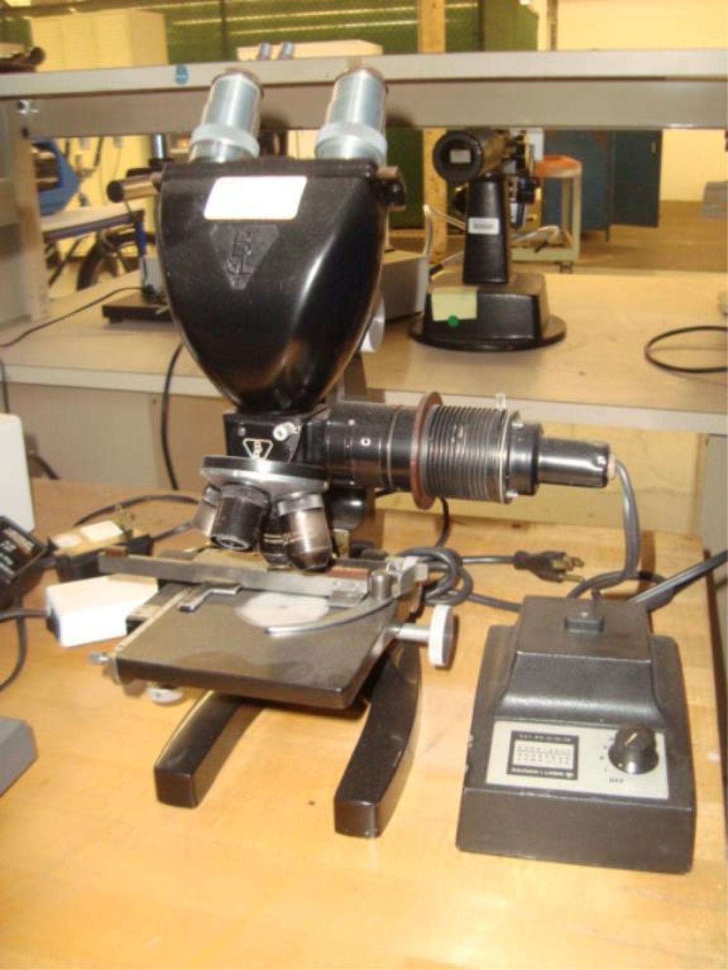 Stereozoom Microscope With Fiber Light Source - Image 9 of 13