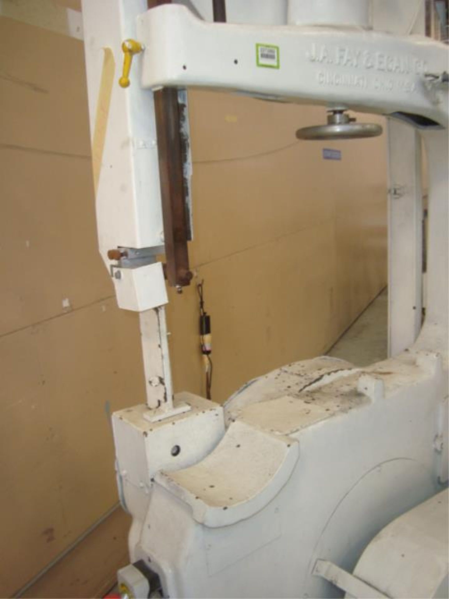 Heavy Duty Vertical Band Saw - Image 4 of 6