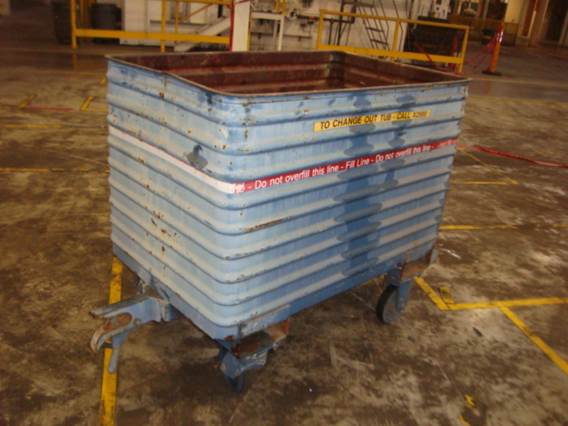 Blue Salvage Tubs - Image 4 of 4