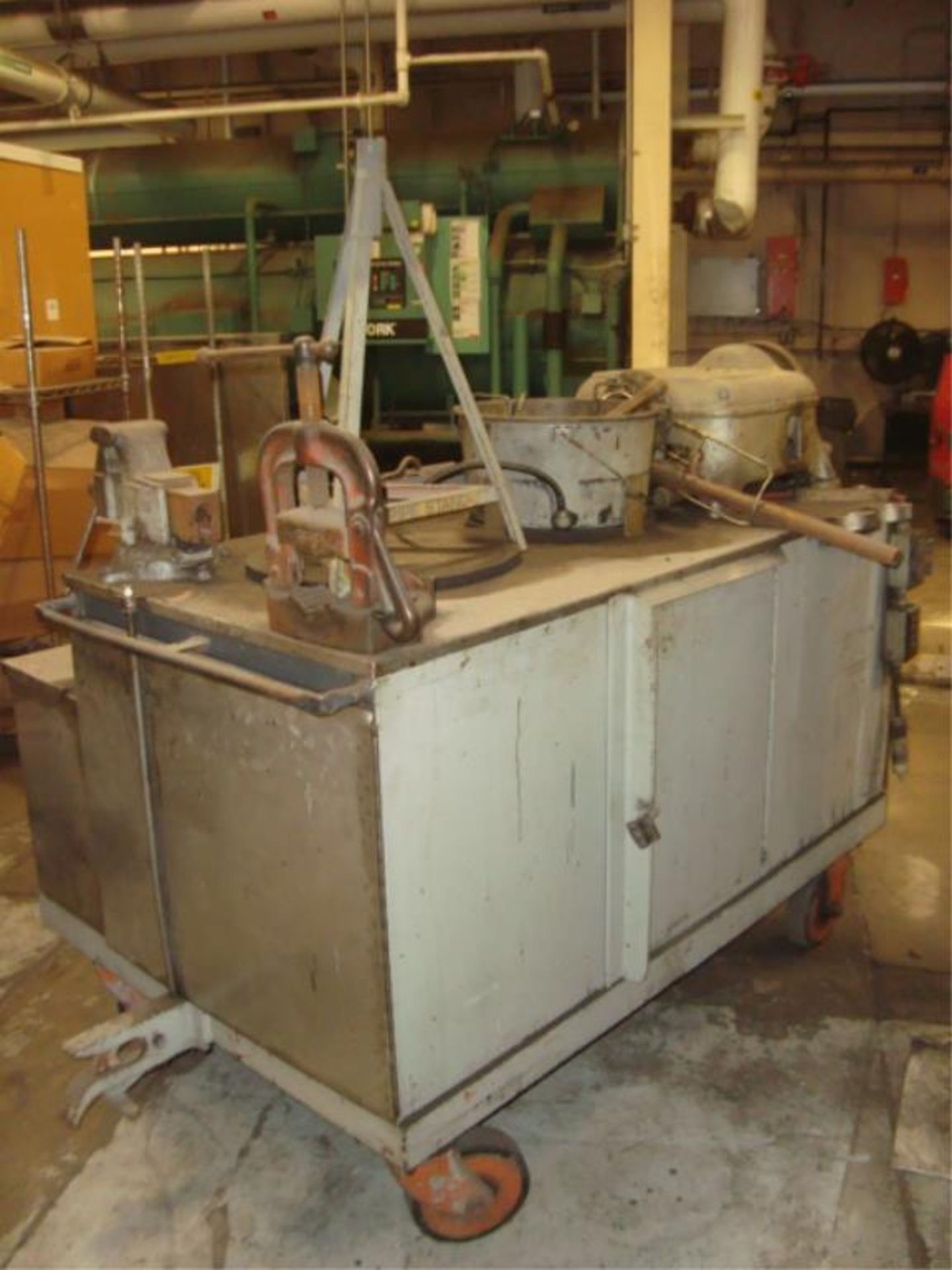 Mobile Pipe Threader With Supply Cart - Image 4 of 17