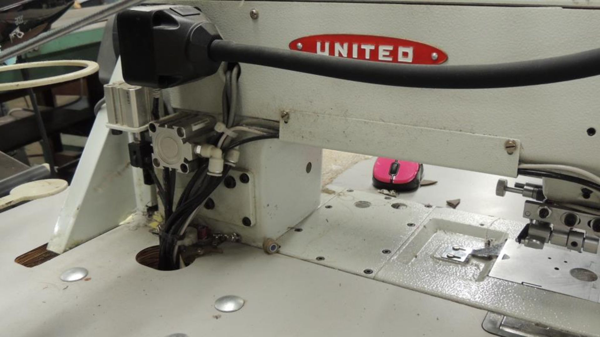 Sewing Machine - Image 6 of 7