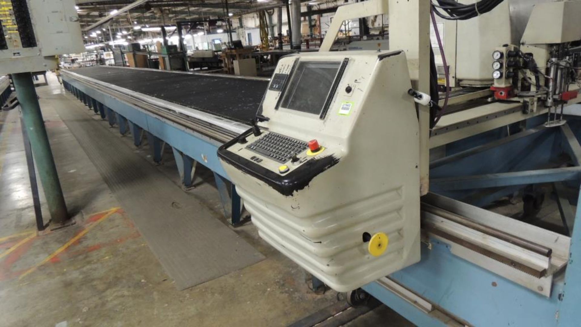 gerber-system-70-pattern-cutter-w-2-6-x75-layout-tables-cutter-is
