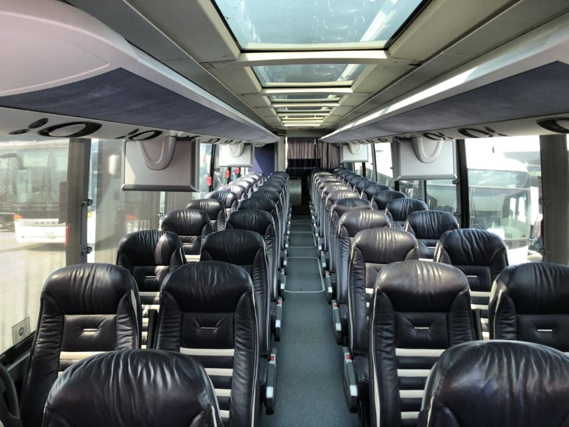 Motor Coach - Image 12 of 19