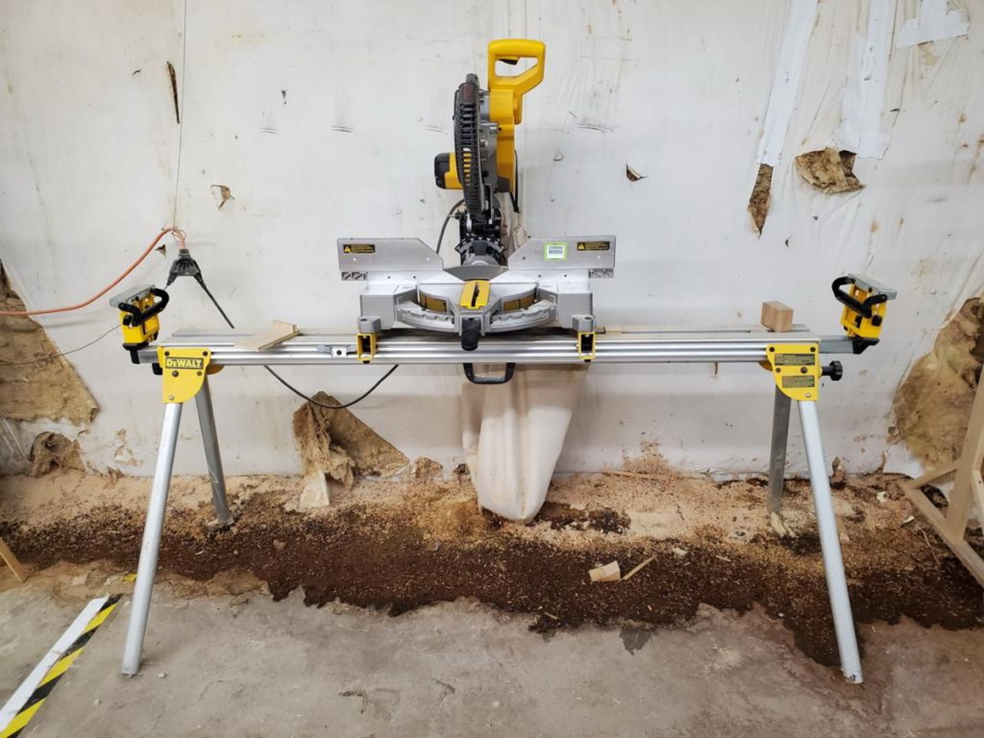 12-Inch Double-Bevel Compound Miter Saw