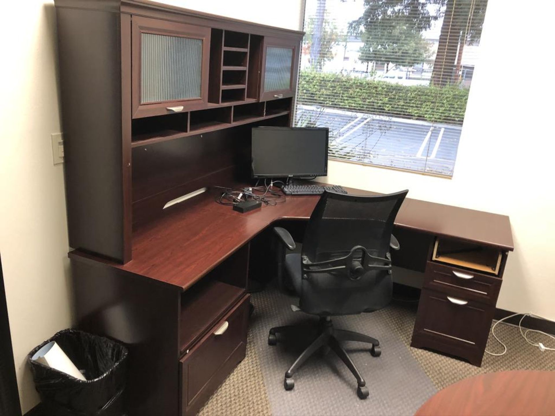 Office Furniture - Image 10 of 37