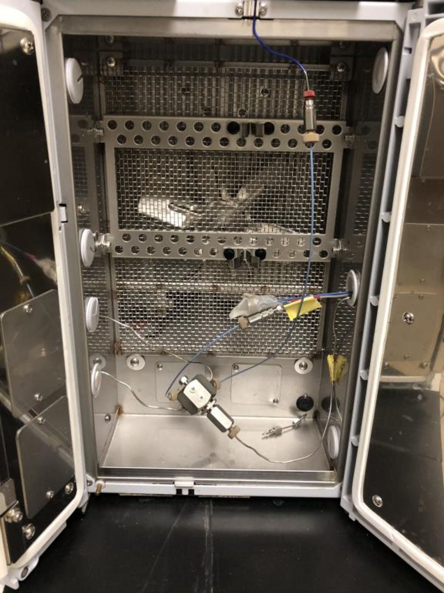 HPLC System - Image 7 of 21