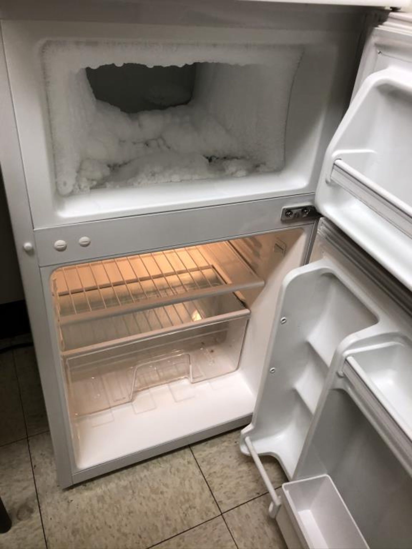 Refrigerator/ Freezers - Image 11 of 11