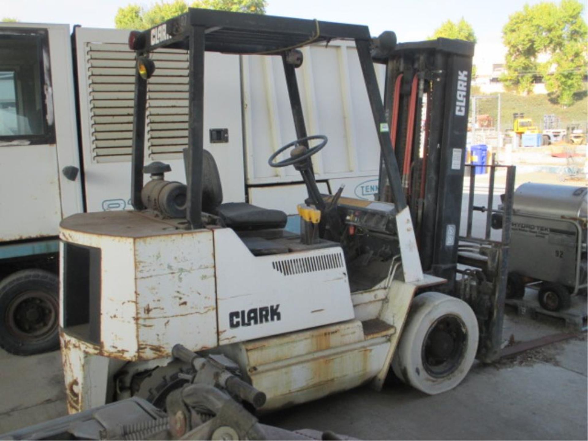 Forklift - Image 2 of 8