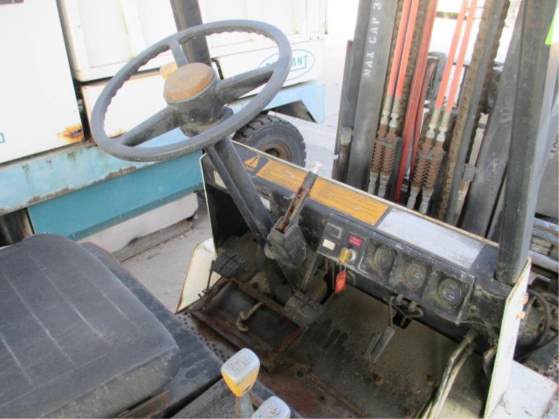 Forklift - Image 3 of 8