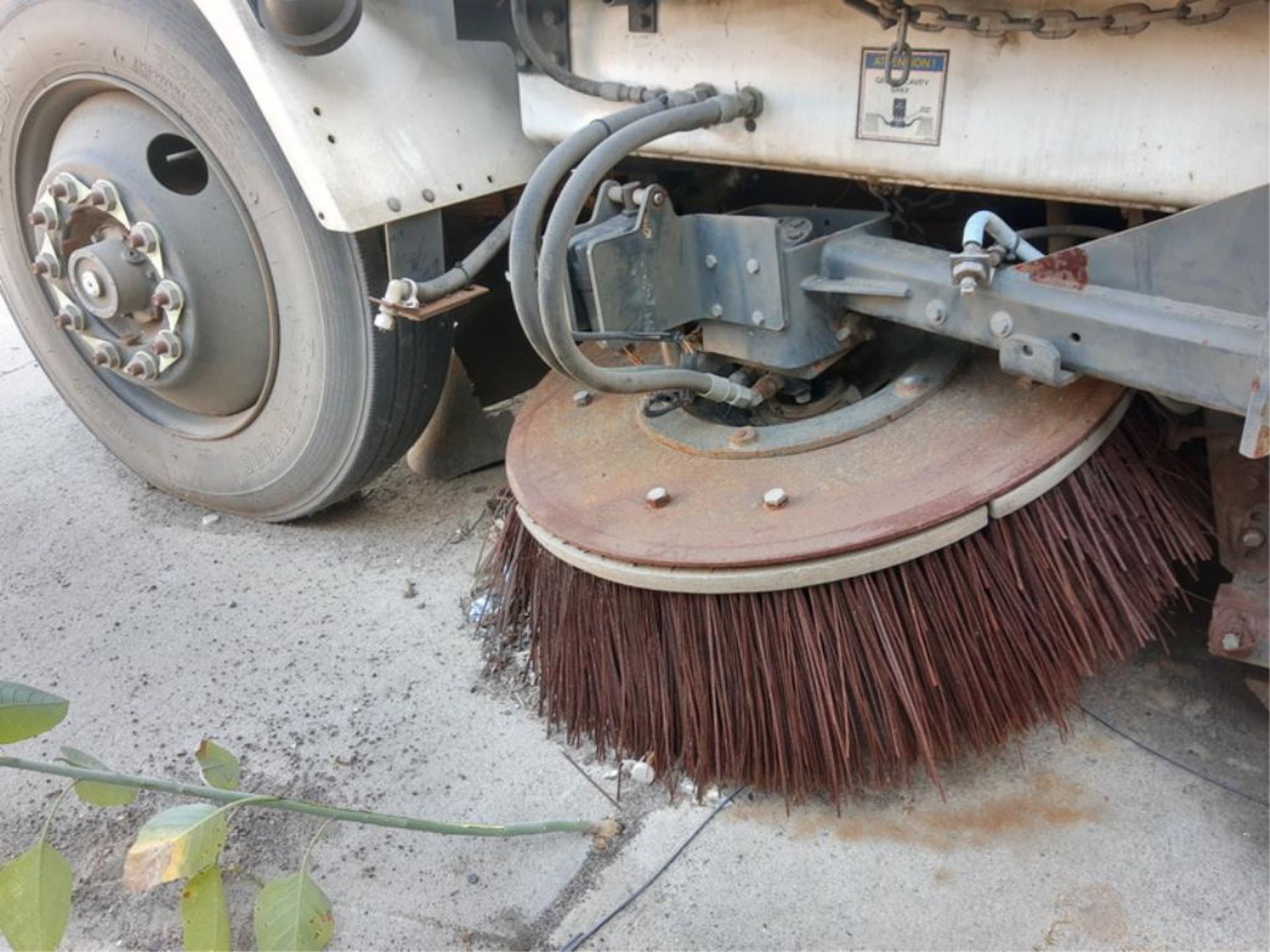 Street Sweeper - Image 8 of 19