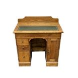 VICTORIAN STYLE OAK WRITING TABLE