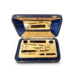 LADIES VINTAGE TRAVELLING MANICURE SET