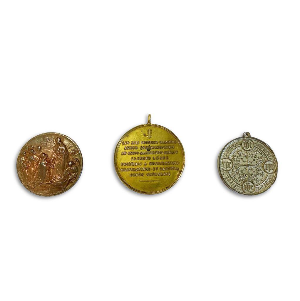 VATICAN CITY MEDALLIONS - Image 2 of 2