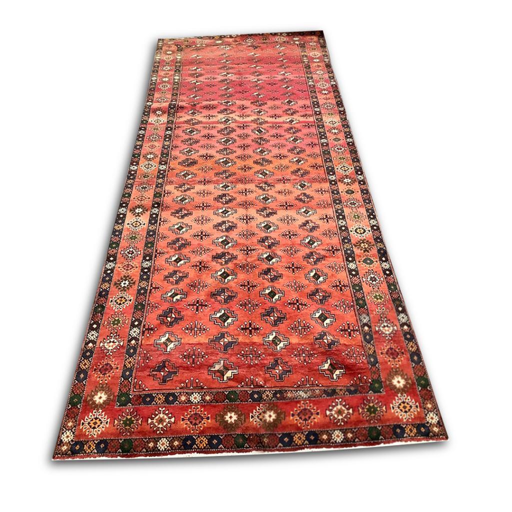 ANTIQUE TURKOMAN RUG