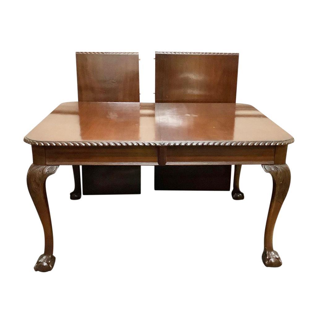 CHIPPENDALE STYLE MAHOGANY DINING TABLE
