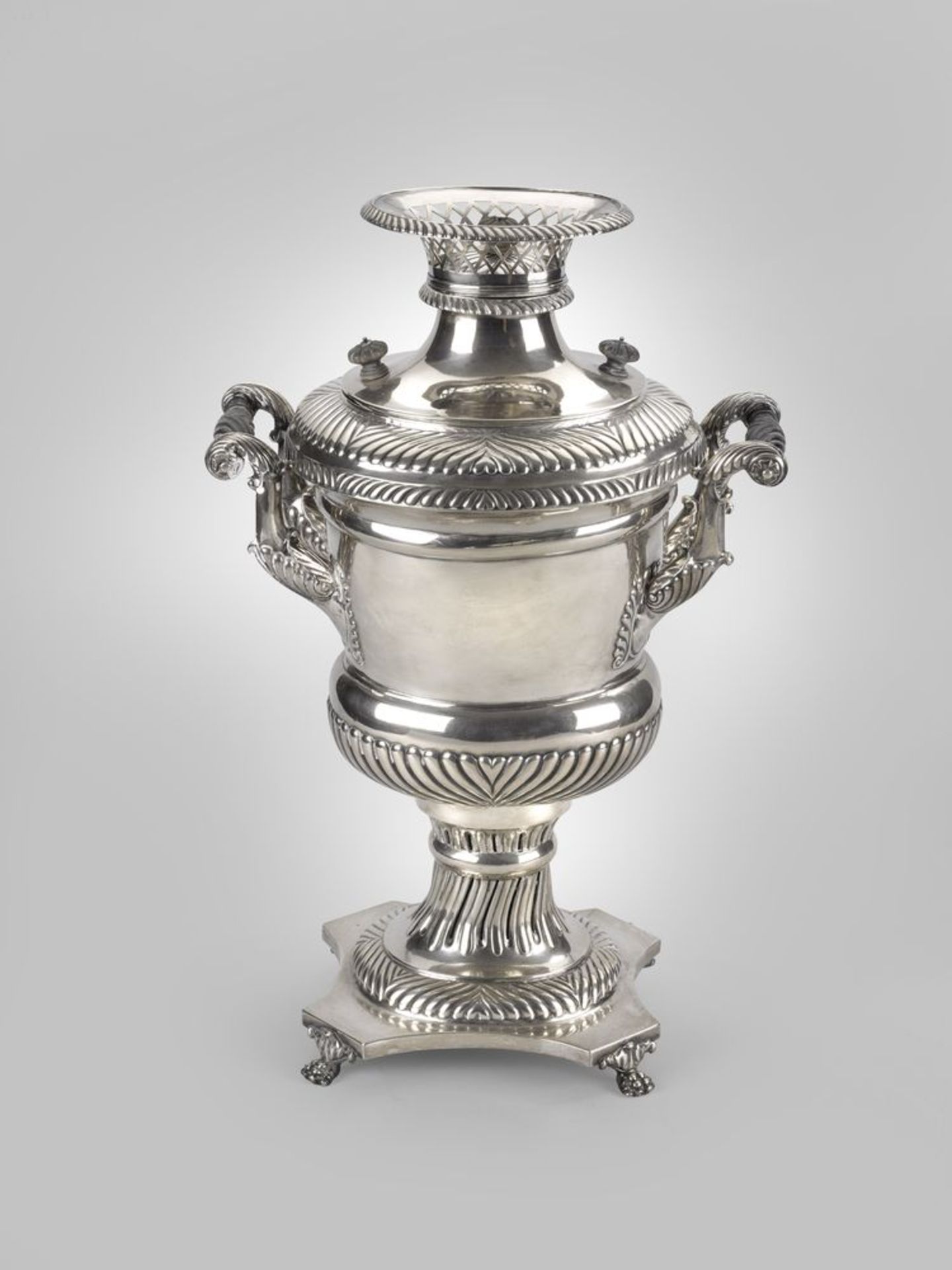 Silver Samovar with a tray and a waste bowl Yakov Wiberg, Russia, Moscow, [...] - Bild 2 aus 6