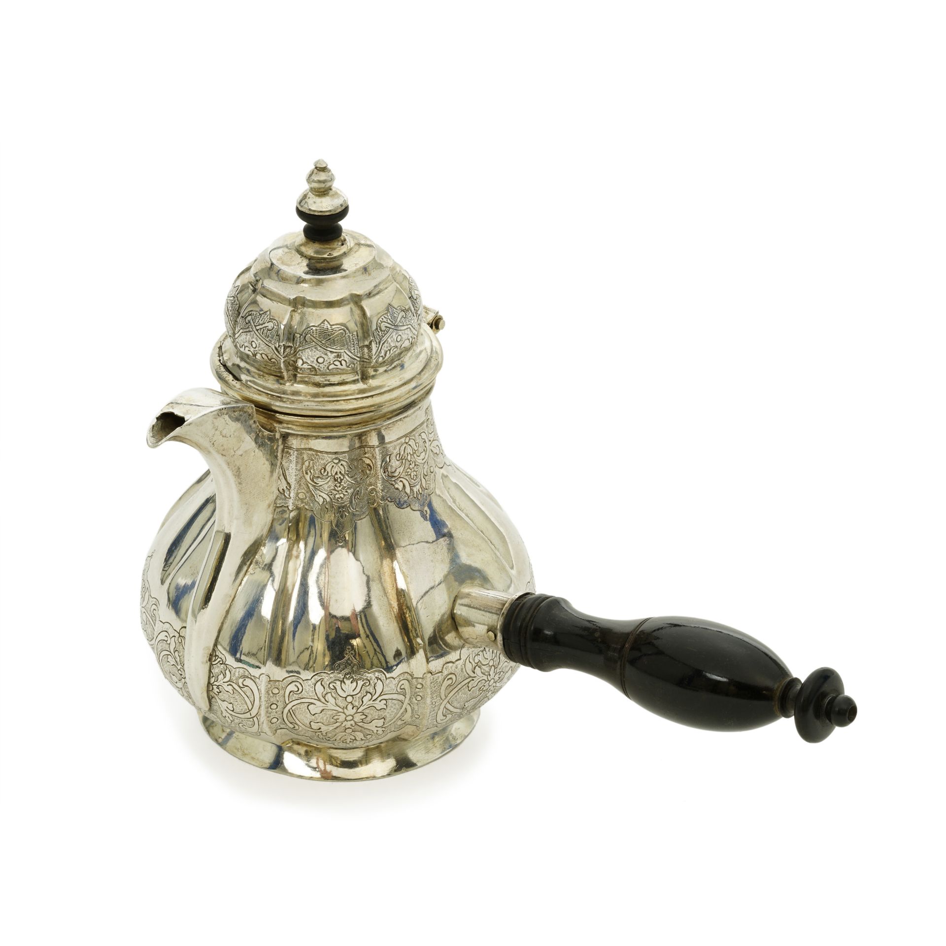 Silver chocolate pot with a turned ebonised wood handle Unidentified master, Russia, [...]