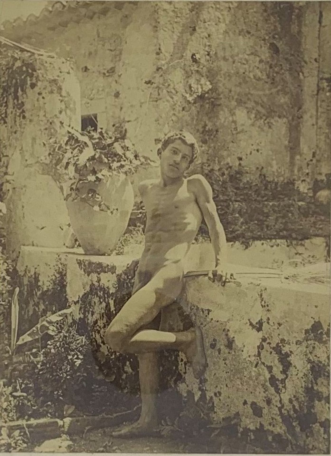 GLOEDEN WILHELM VON. 1856-1931 Photo “The naked boy” - Gelatin silver print. 22 [...]