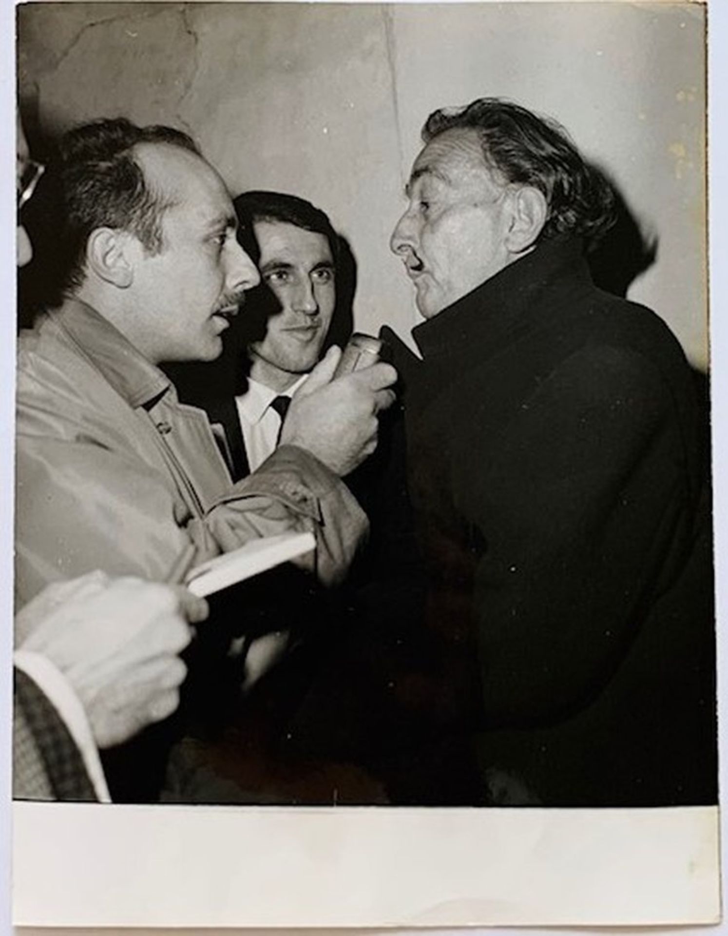 SALVADOR DALI. 1904-1989. A set of 4 vintage photographs - 1964-1967. One with [...] - Bild 3 aus 4