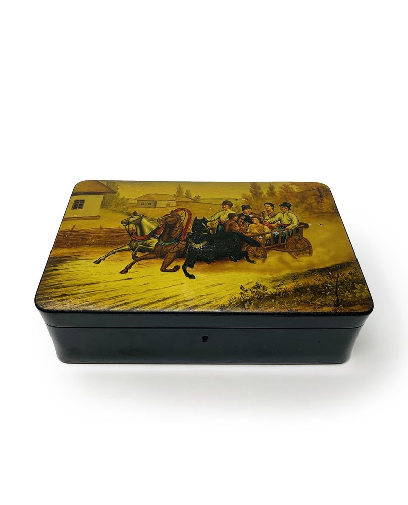 PAPIER-MACHE CASKET «TROIKA», Workshop of lacquer miniatures by V. O. Vishnyakov, [...]
