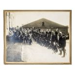 NICHOLAS II (1868-1918), Photo «Nikolas II on the regimental holiday passes a group [...]