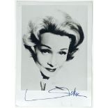 MARLENE DIETRICH (1901-1992) - autographed photograph Signed lower right 13 x 18 [...]