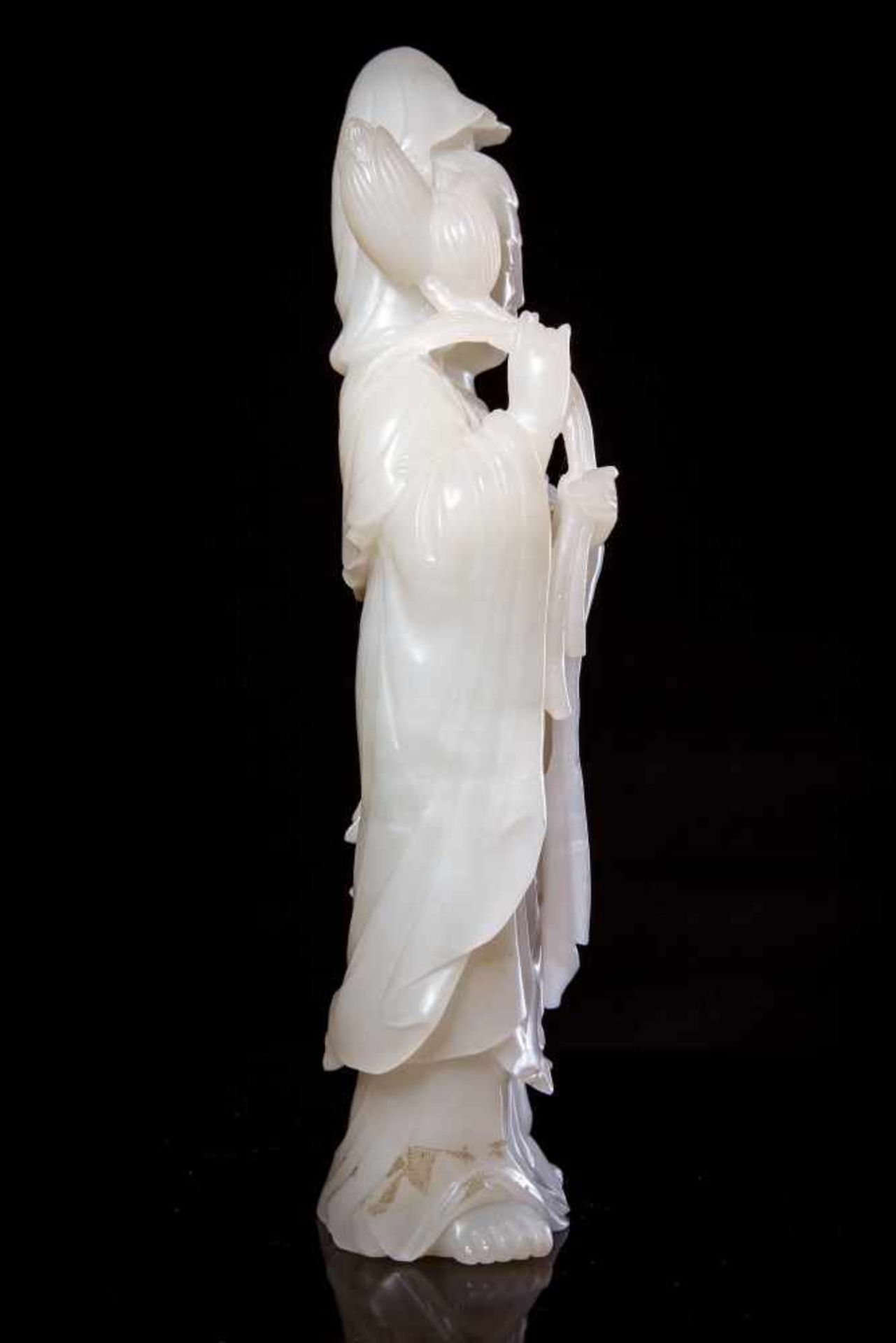 A White Jade Figure of Guanyin and Shancai - Bild 3 aus 5