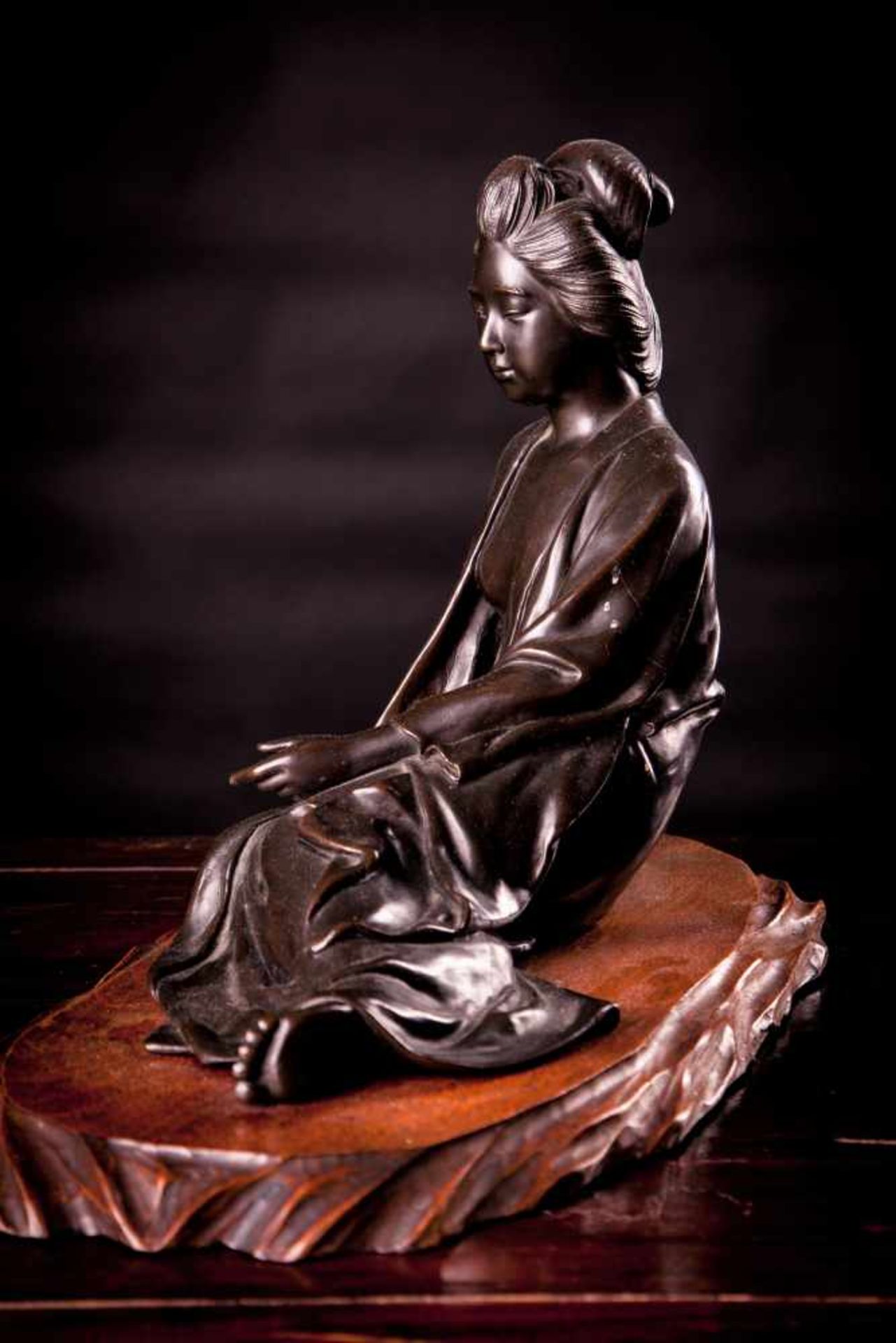 A Large Tokyo School Bronze of a Lady - Bild 6 aus 6