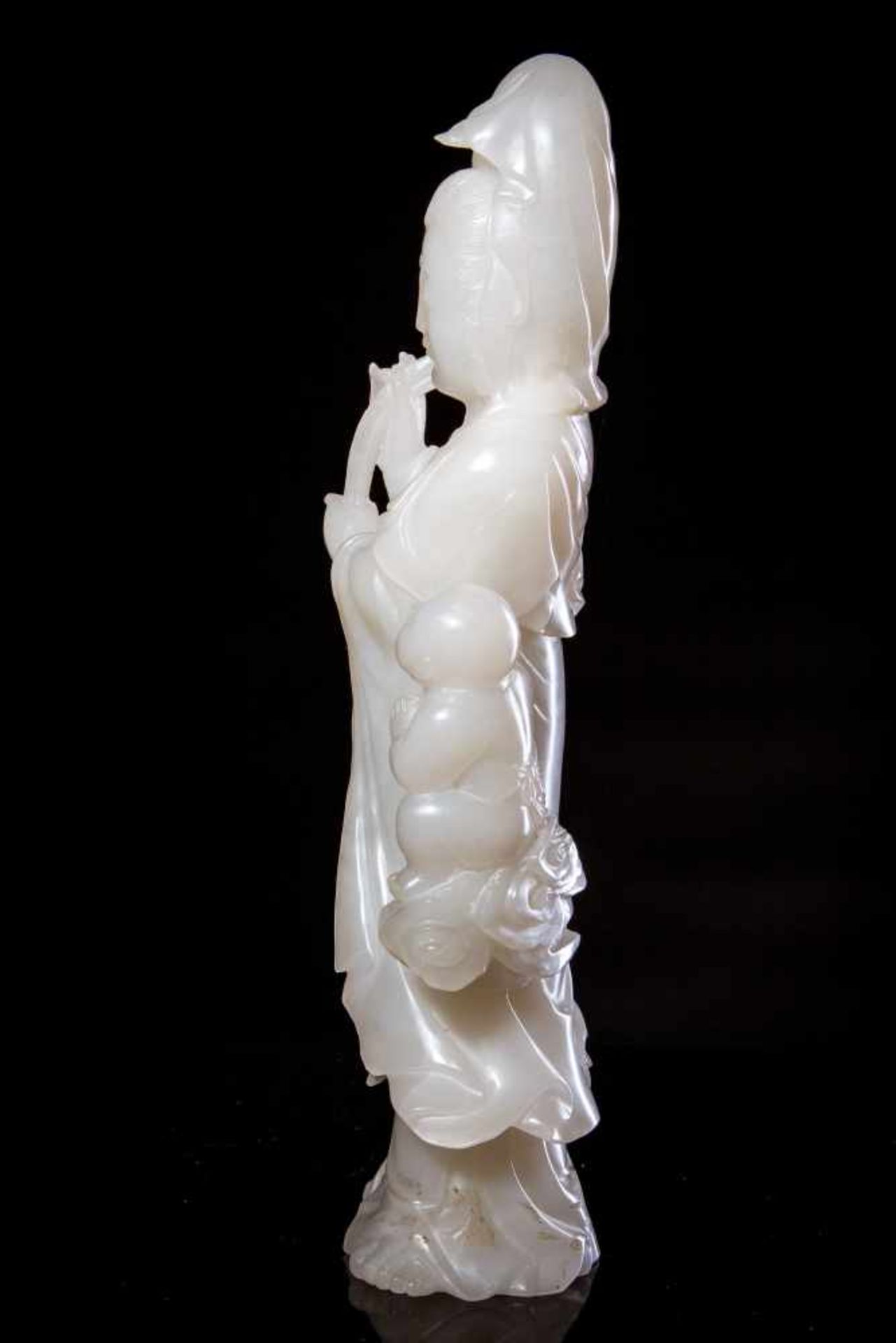 A White Jade Figure of Guanyin and Shancai - Bild 5 aus 5