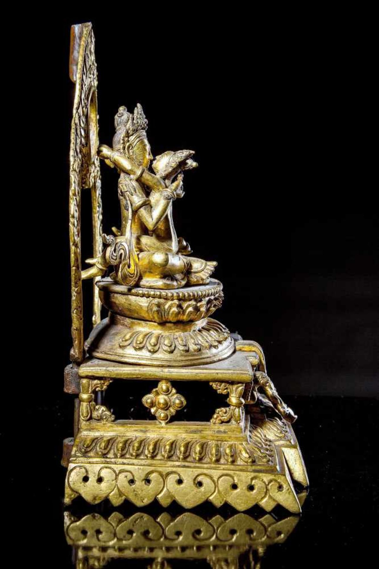 A Gilt Bronze Figure of Chakrasamvara and Vajrayogini. - Bild 4 aus 10