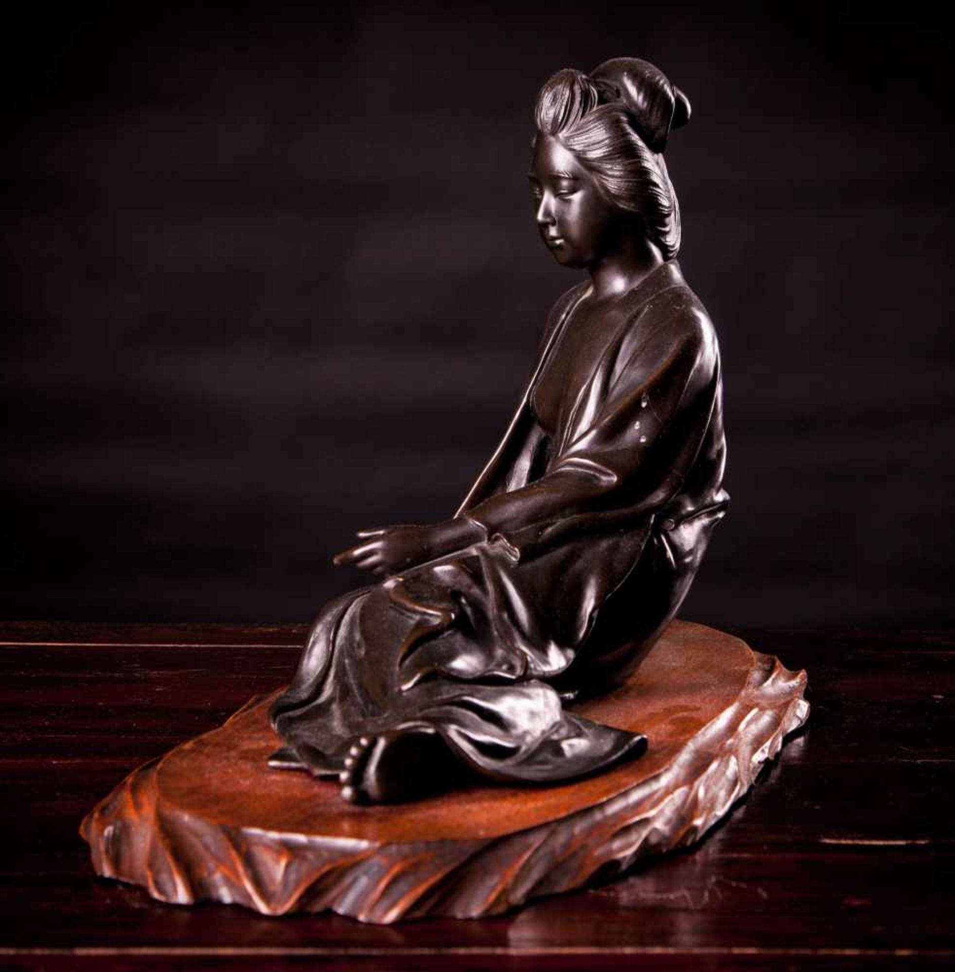 A Large Tokyo School Bronze of a Lady - Bild 4 aus 6