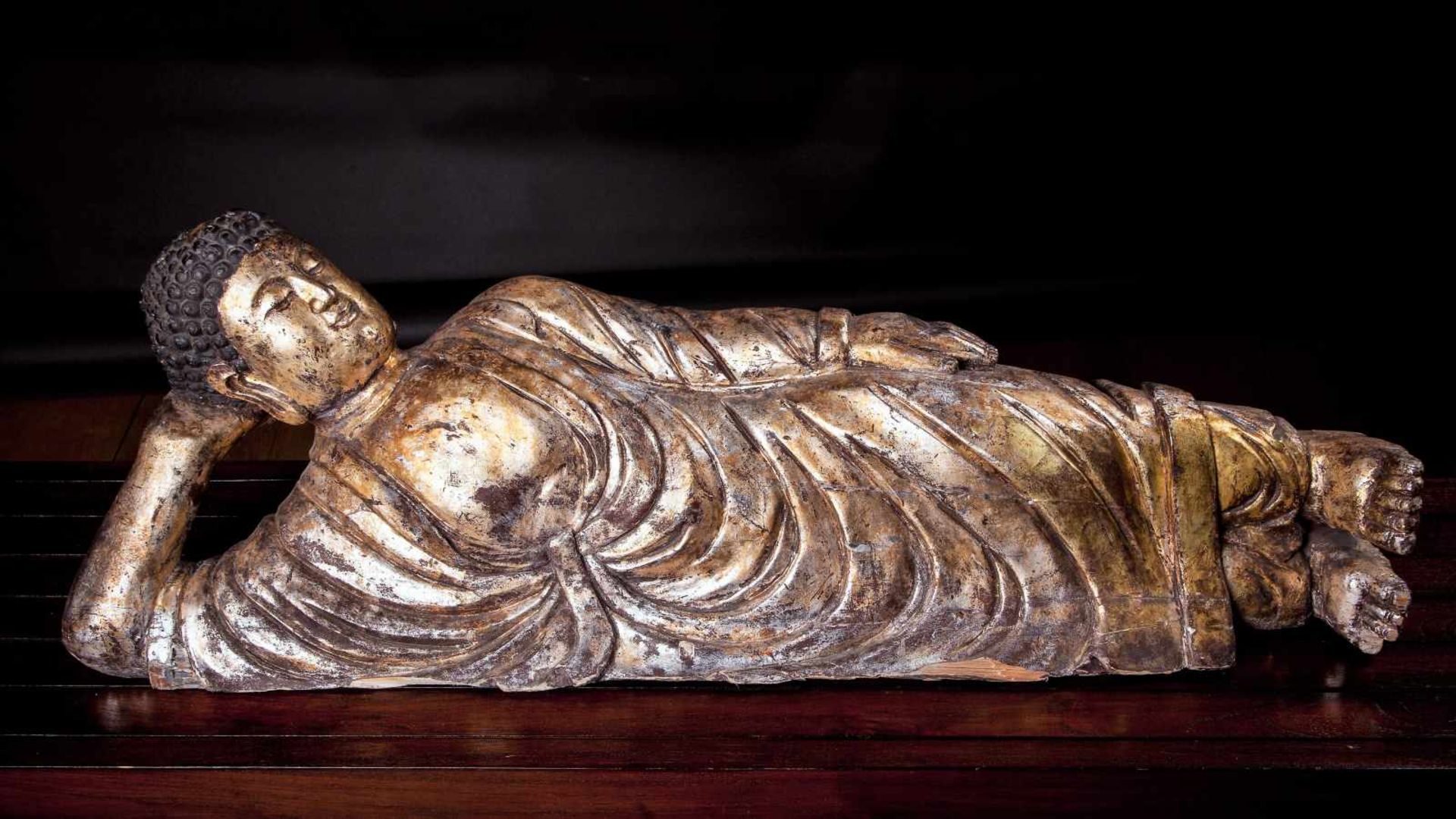 A Very Large Gilt Wood Figure of Buddha - Bild 5 aus 6