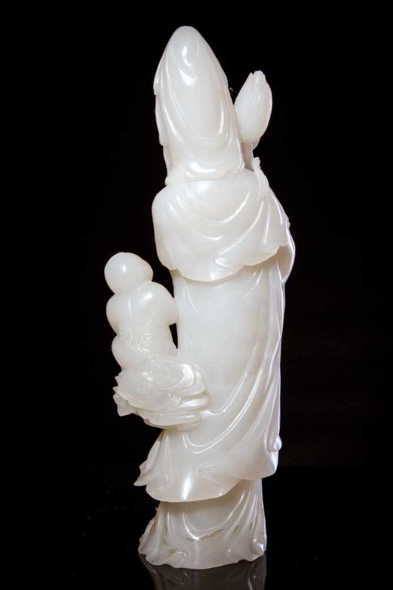 A White Jade Figure of Guanyin and Shancai - Bild 4 aus 5