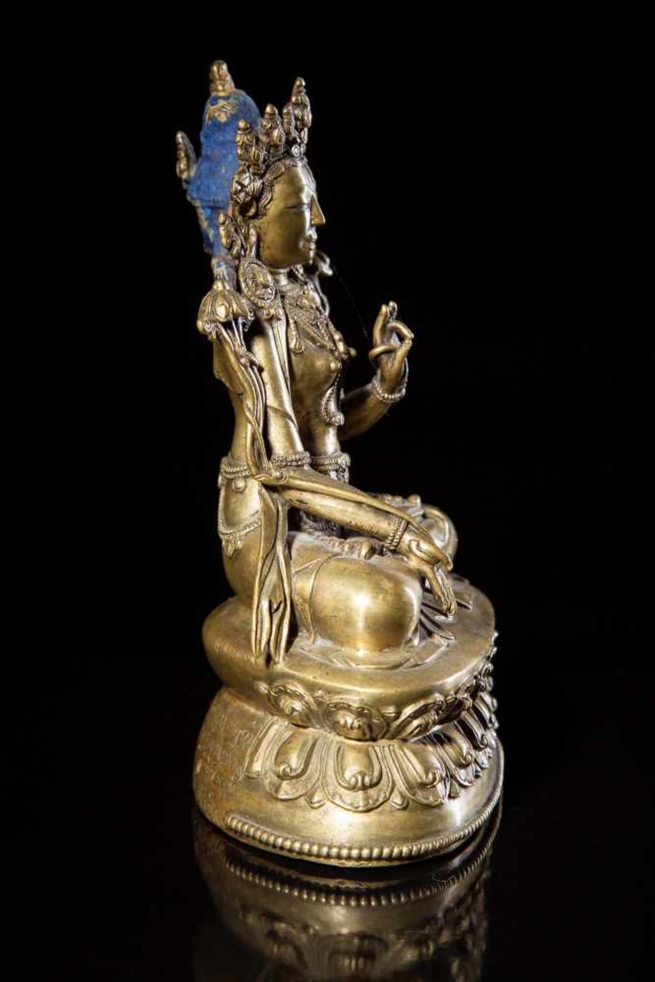 A Bronze Figure of White Tara. - Bild 4 aus 4