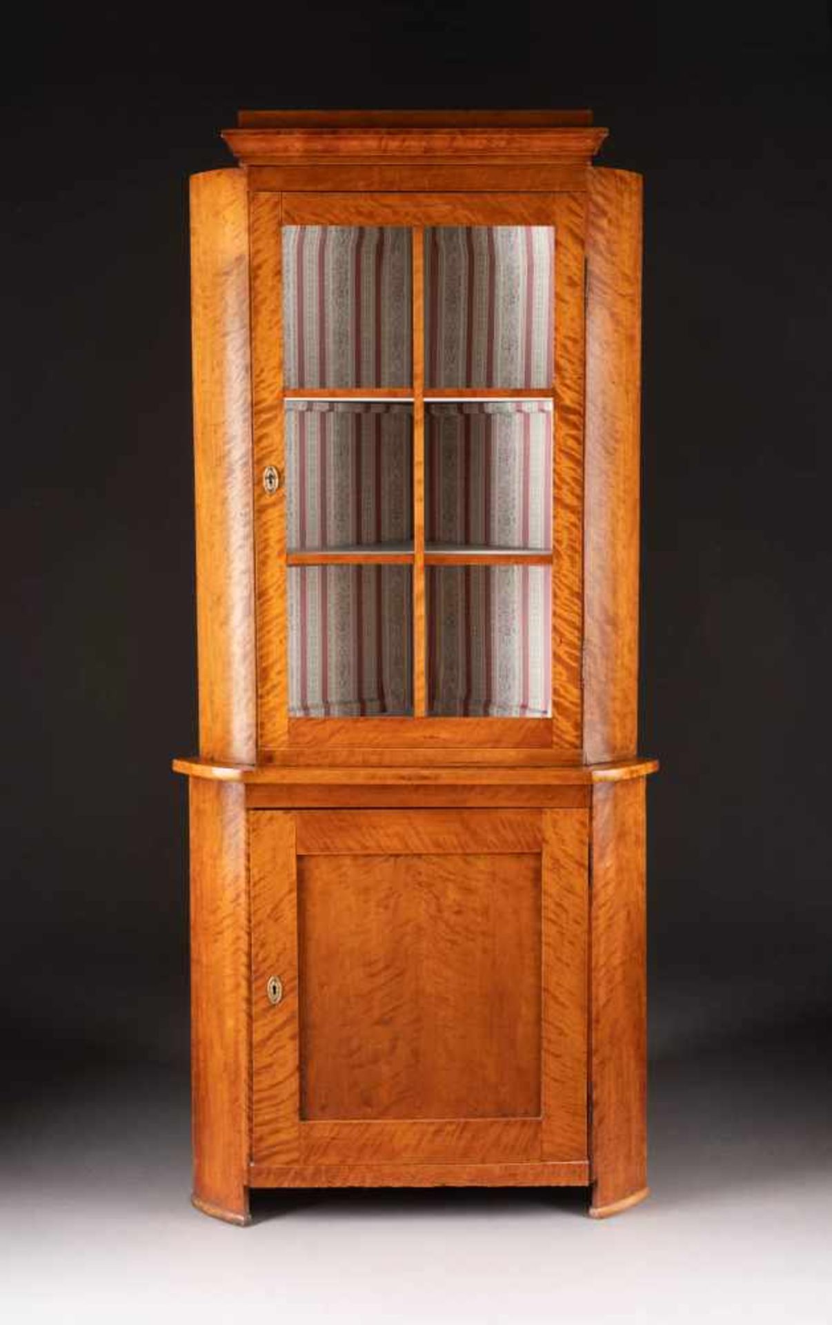 BIEDERMEIER-AUFSATZECKSCHRANK