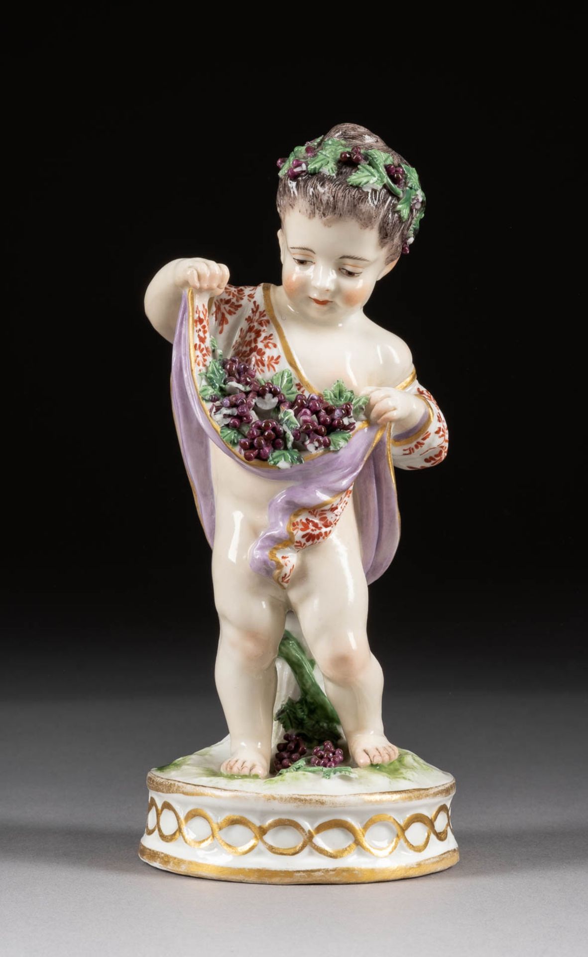 ALLEGORIE - DER HERBST Deutsch, 19. Jh. Porzellan, polychrome Malerei, Goldstaffage. H. 16 cm.