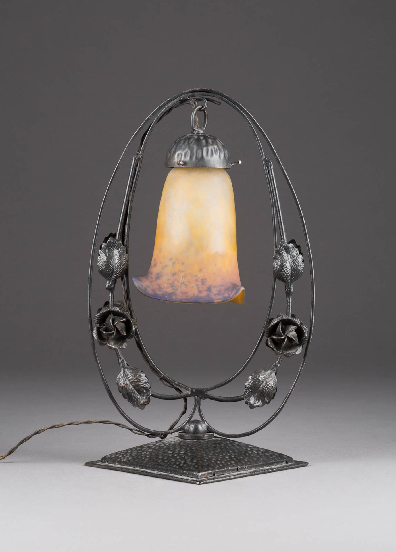 MULLER FRÈRESJUGENDSTIL-TISCHLAMPE Frankreich, Lunéville, ab 1919 Farbloses mattiertes Glas mit