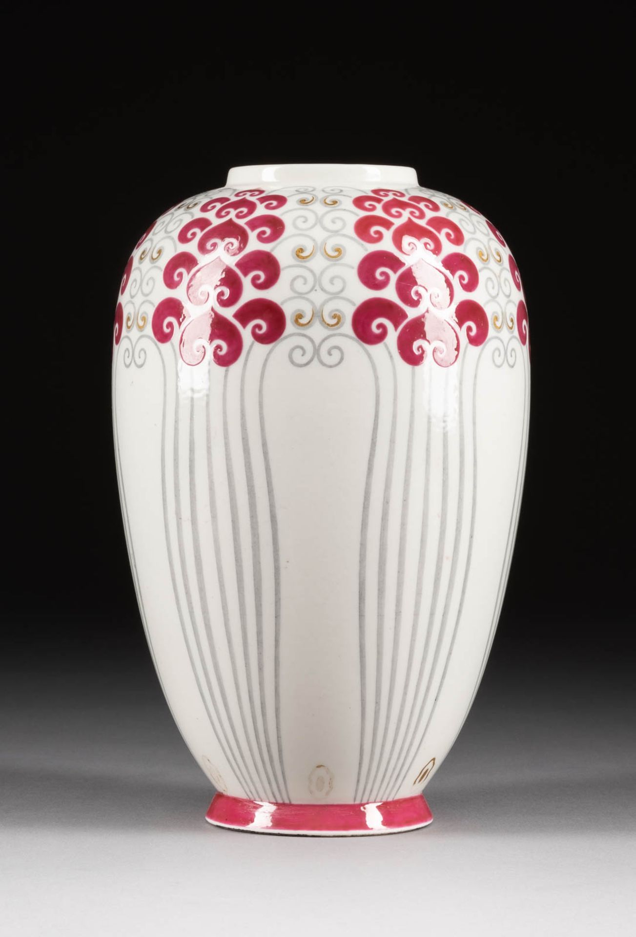 ART-DÉCO VASE Frankreich, Manufacture Nationale de Sèvres, 1924 Porzellan, polychrome Malerei,