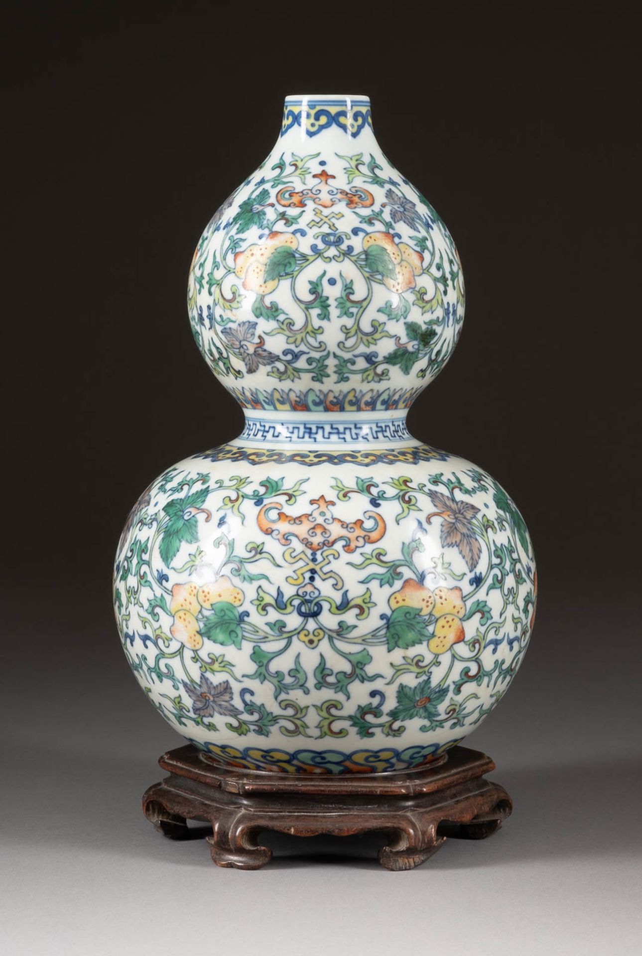 DOUCAI-VASE IN DOPPELKÜRBIS-FORM