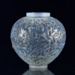 Rene Lalique (1860 ~ 1945) Gui Vase