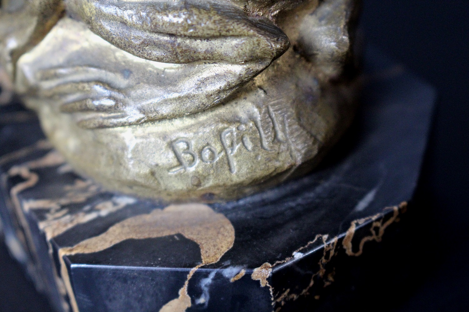 Antoine Bofill (1875 ~ 1953) French bronze bookends as jumping frogs with marble mounts. Signed - Image 6 of 6