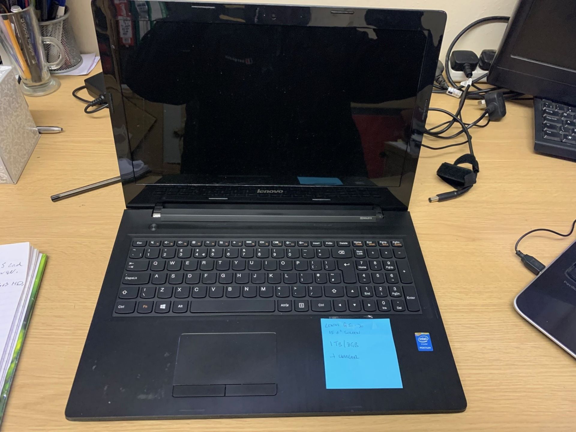 Lenovo G50-30 Laptop - 1TB Hard Drive, 8GB RAM, 15.6" Screen, Windows 10 & Charger - Image 2 of 4